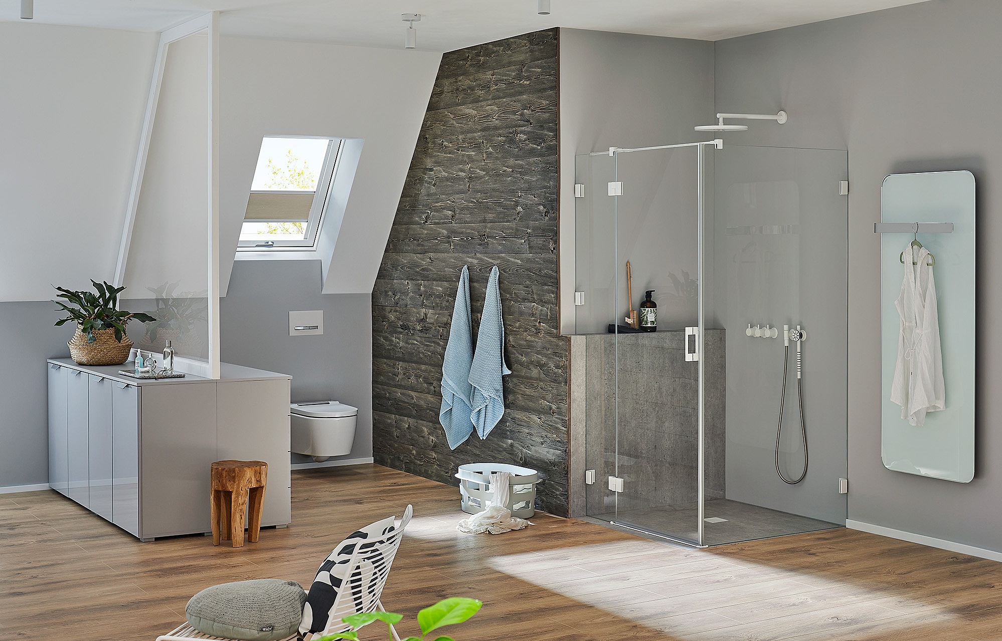 Kermi hinged shower enclosure, LIGA hinged door with fixed panel with wall hinge and cut-out on cladding via KermiEXTRA