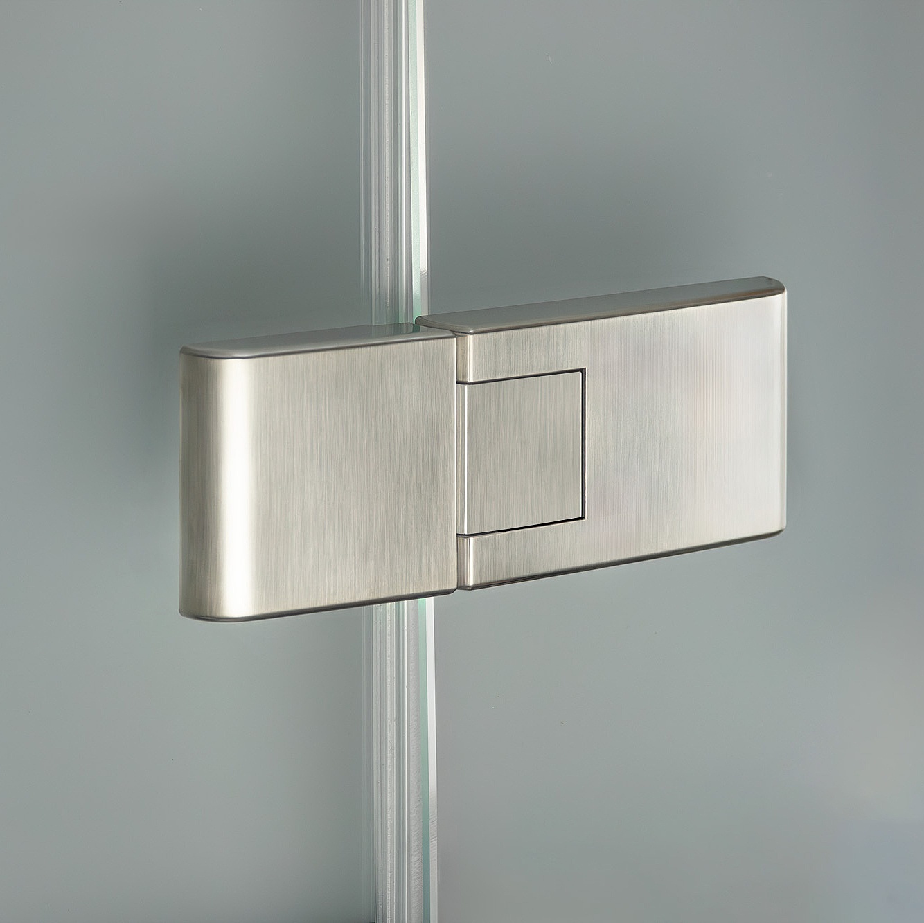 Charnière MENA en Brushed Nickel Kermi par KermiEXTRA