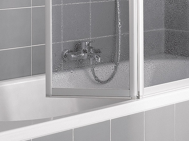 Kermi shower enclosure, VARIO 2000 three-panel folding screen on bathtub